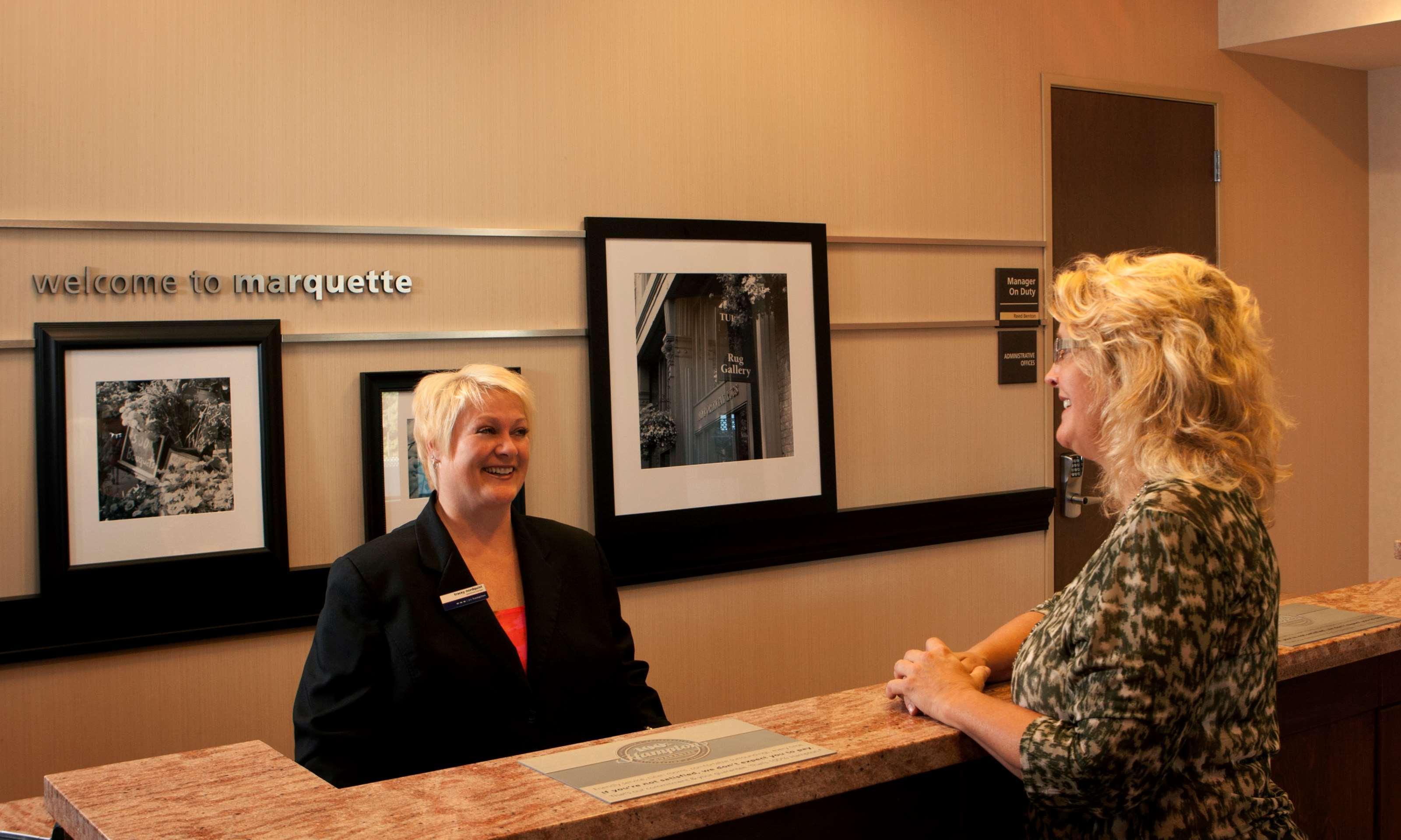 Hampton Inn Marquette-Waterfront Exterior photo