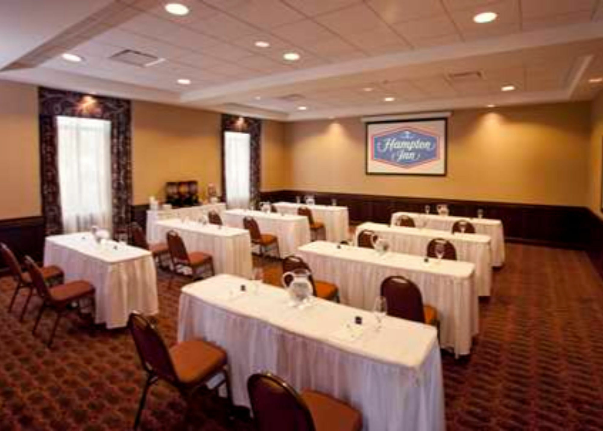 Hampton Inn Marquette-Waterfront Exterior photo