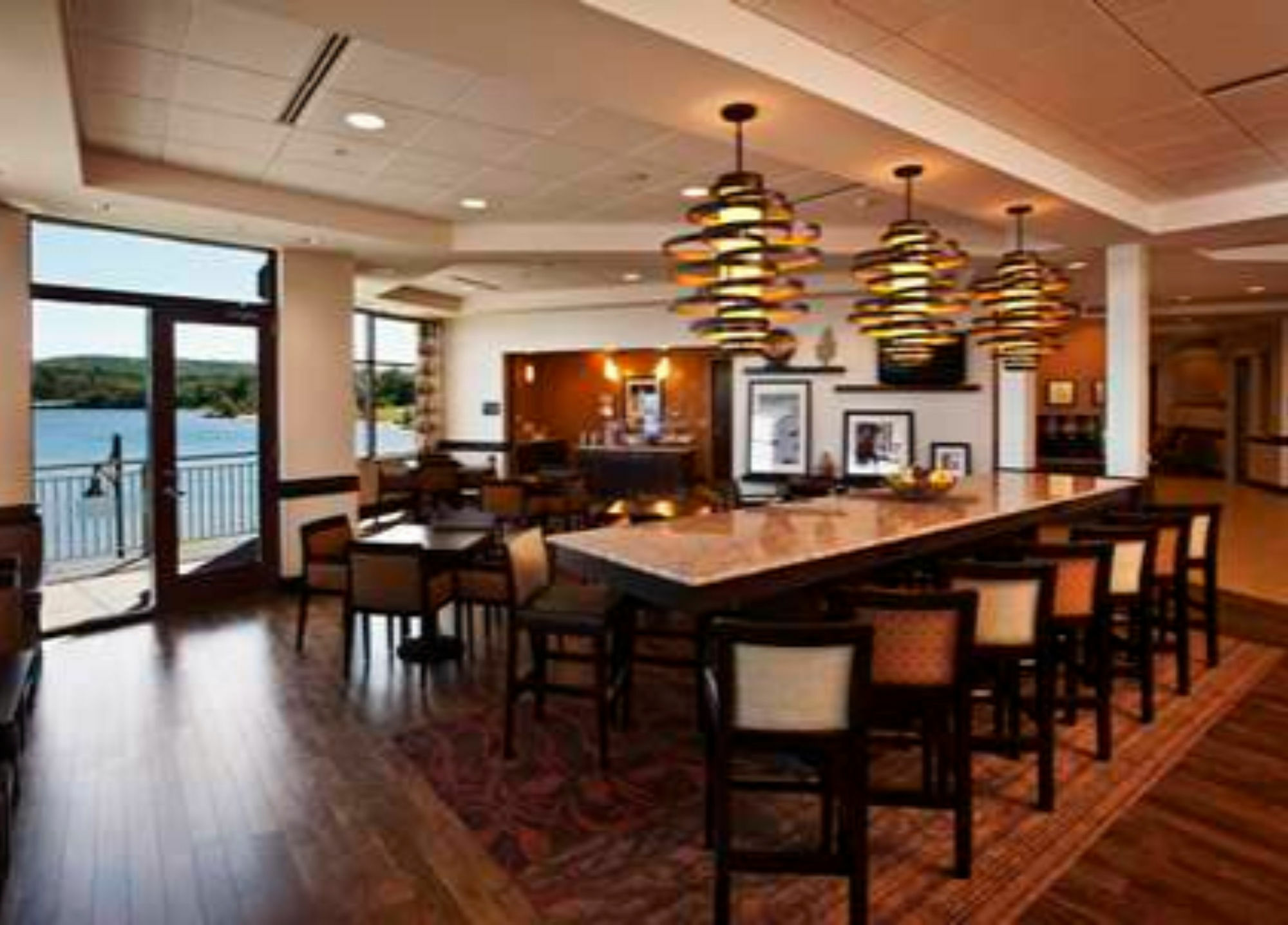 Hampton Inn Marquette-Waterfront Exterior photo